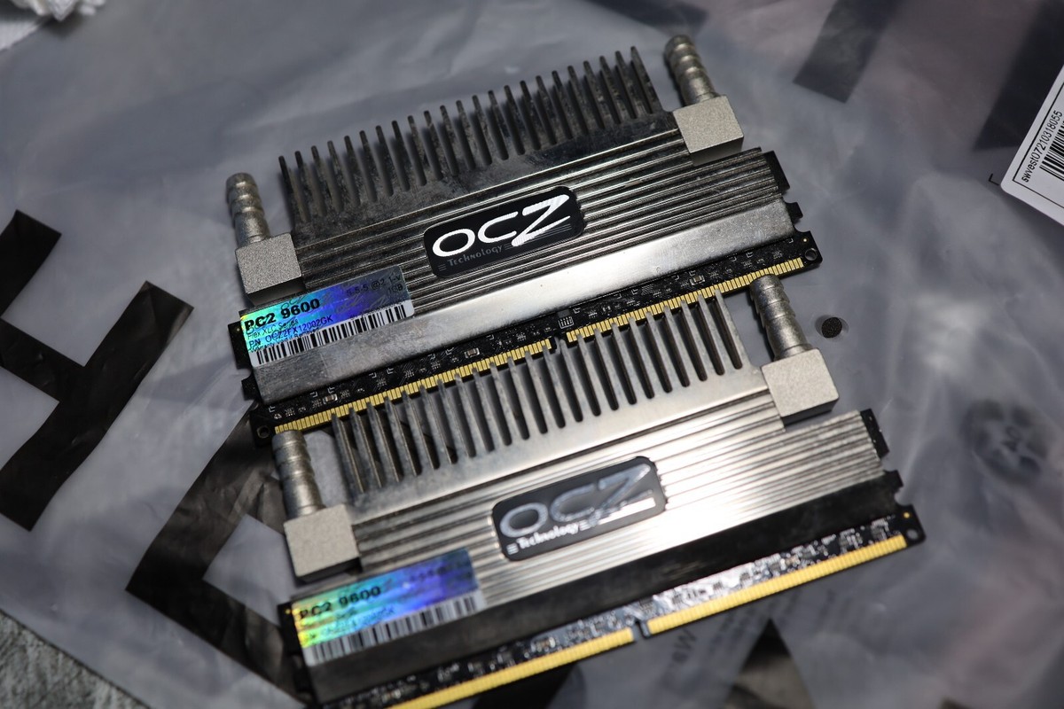 OCZ Flex XLC 2GB 2x1GB DDR2 (PC2 9600) Dual Channel Kit OCZ Flex XLC 2GB 2x1GB DDR2 (PC2 9600) Dual Channel Kit