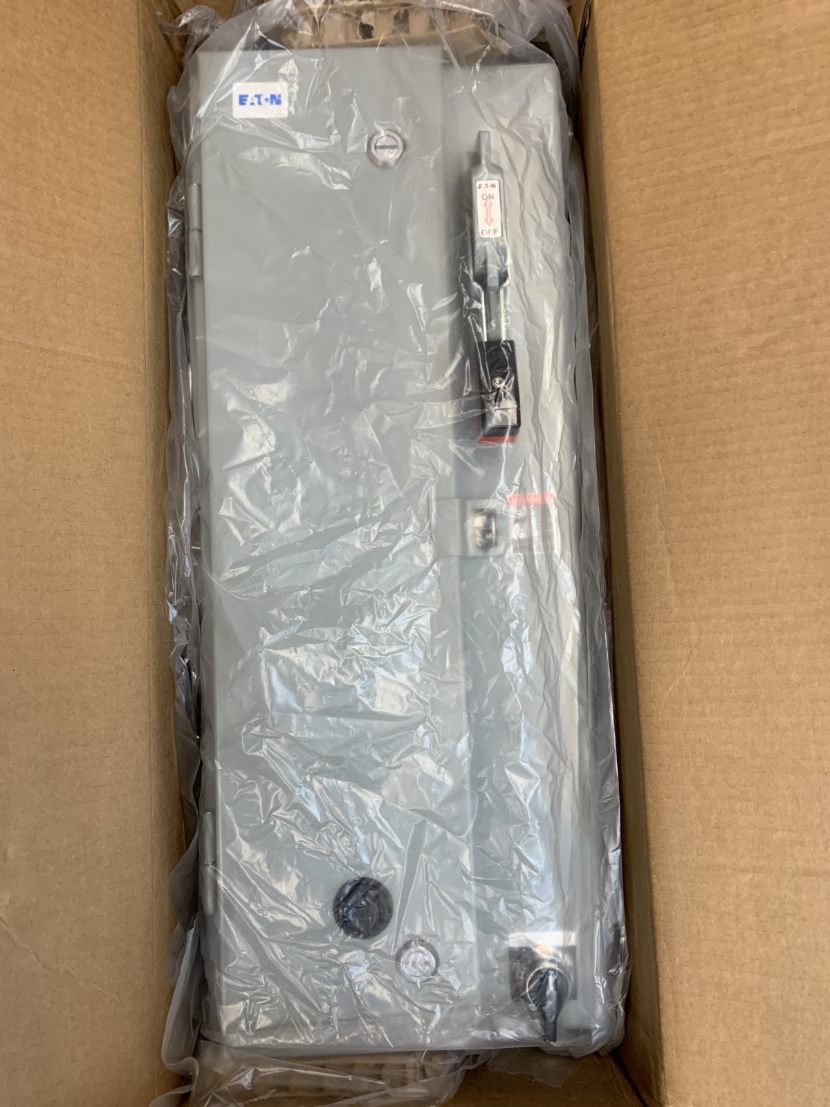 Eaton ECN1811CHC Freedom Non-Reversing Combination Starter NEMA 1 30A 460V/60 Hz