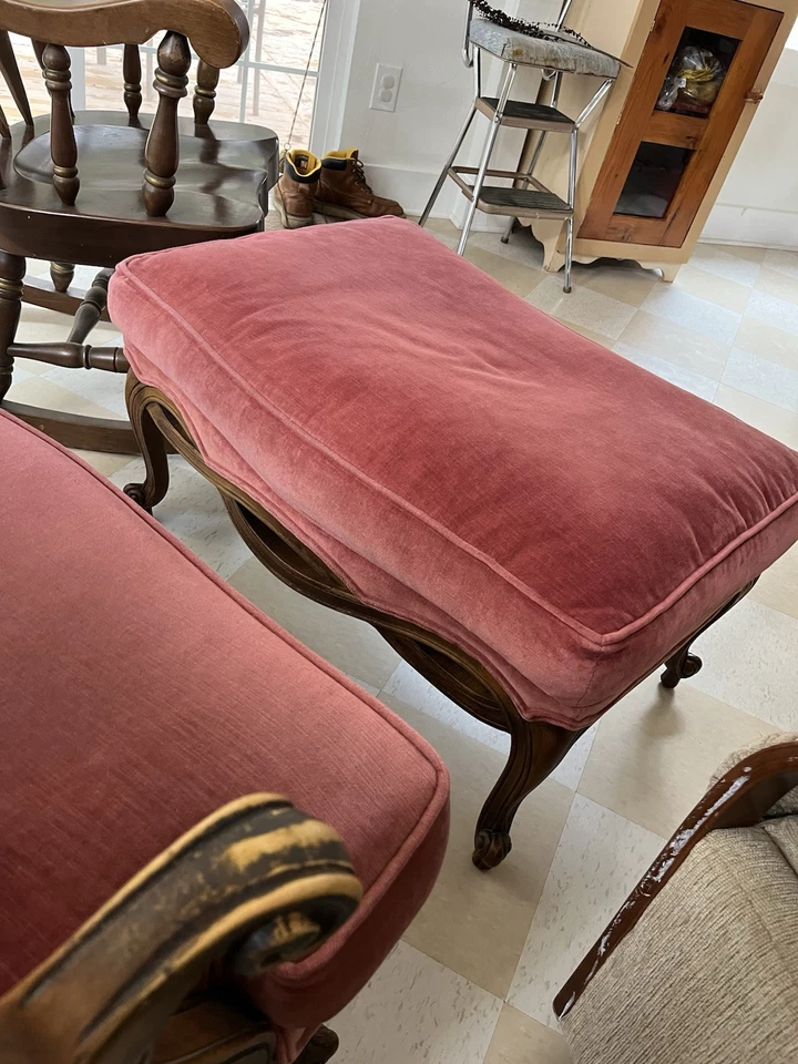Ethan Allen Vintage Chair Ottoman With Original Pillows.  Needs TLC - Image 4 of 4