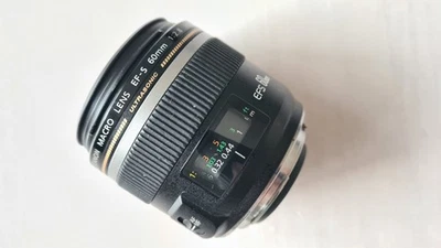 Canon EF-S 60mm 1:2.8 Macro USM (DEFECT, for parts) - Bild 1 von 4