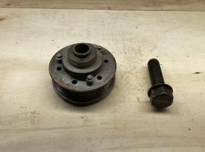 Deutz TCD 3.6 L4 Dieselmotor Kurbelwelle Riemenscheibe und Schraube - Manitou MLT 735