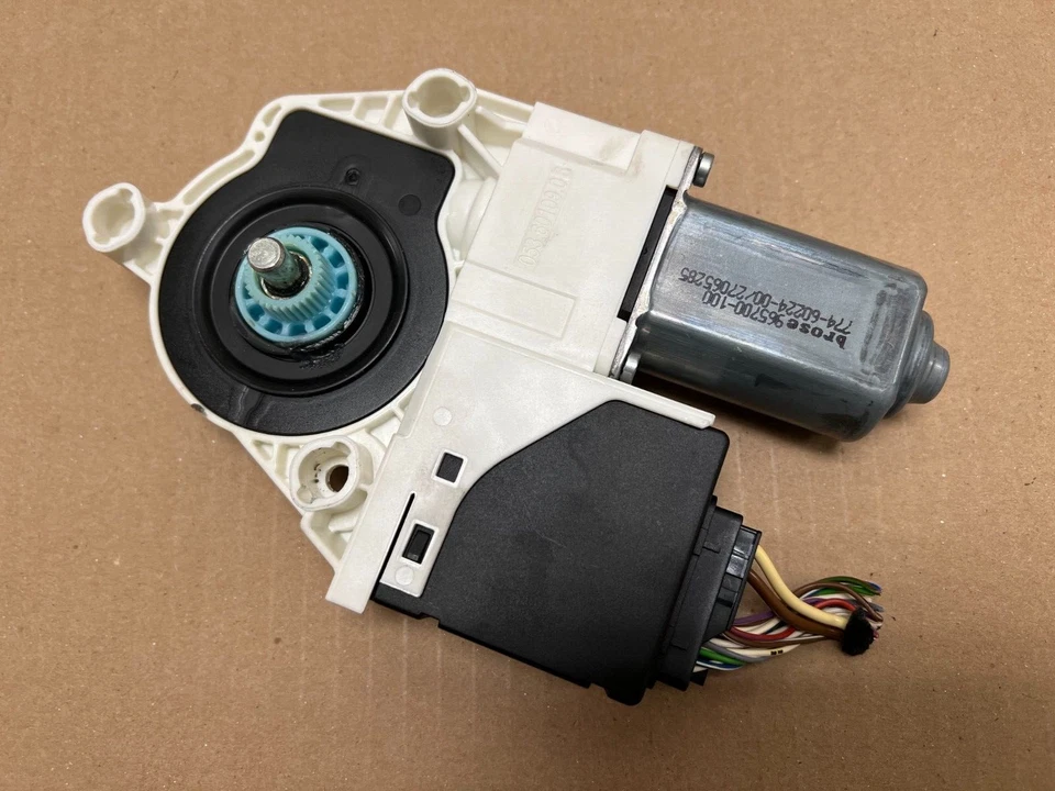 VW Volkswagen CC 2016 power window motor rear right passenger side 3C8839462M - Image 2 of 3