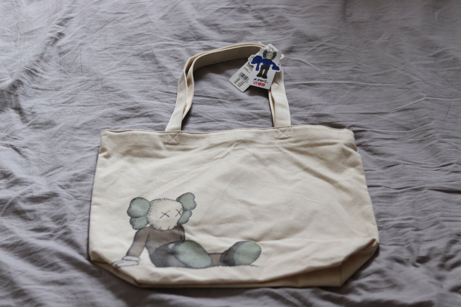 ✓✓KAWS x Uniqlo Tote Bag White Holiday 