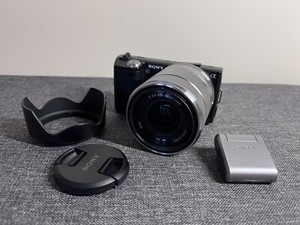 Sony Nex-5 14.2MP Camera, 18-55mm Lens, Flash, Trendz Bag, 64gbCard, New Charger