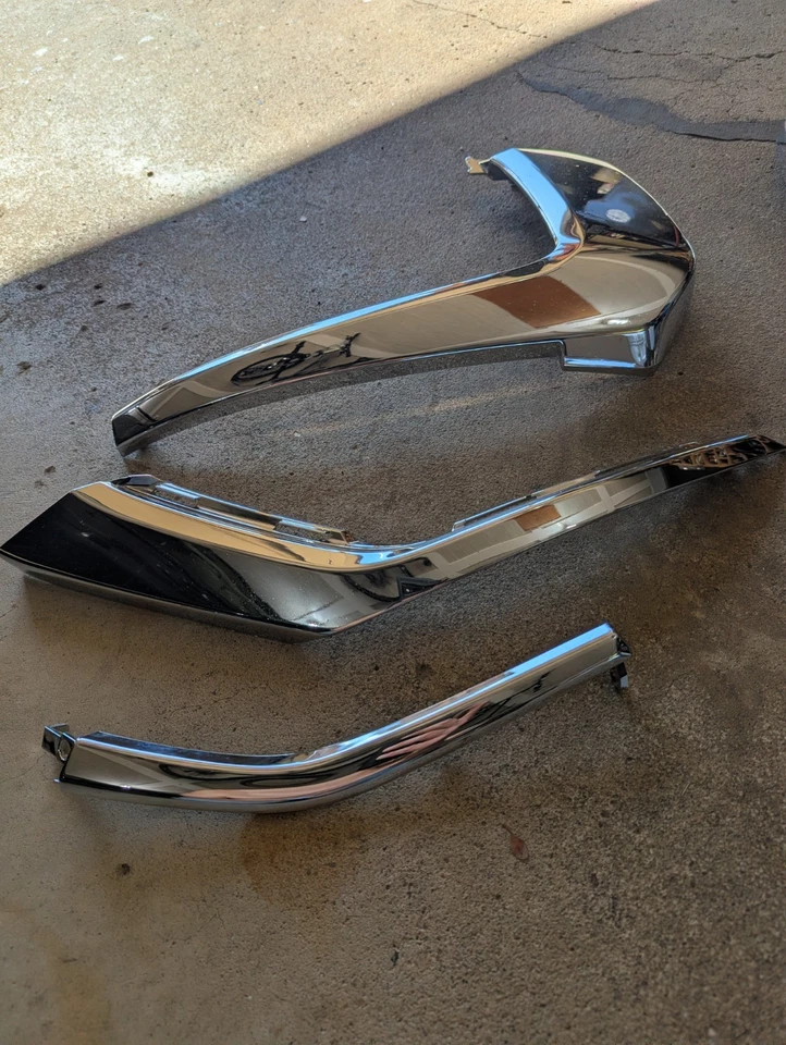 CONJUNTO DE MOLDAGEM DE ACABAMENTO CROMADO MITSUBISHI OUTLANDER 16-20 PARA-CHOQUE DIANTEIRO LATERAL FABRICANTE DE EQUIPAMENTO ORIGINAL - Imagem 4 de 4