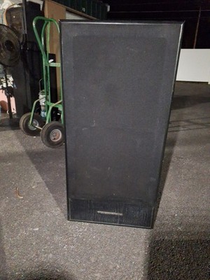 2 Cerwin Vega E-715 Floorstanding Speakers Very Good Cond!