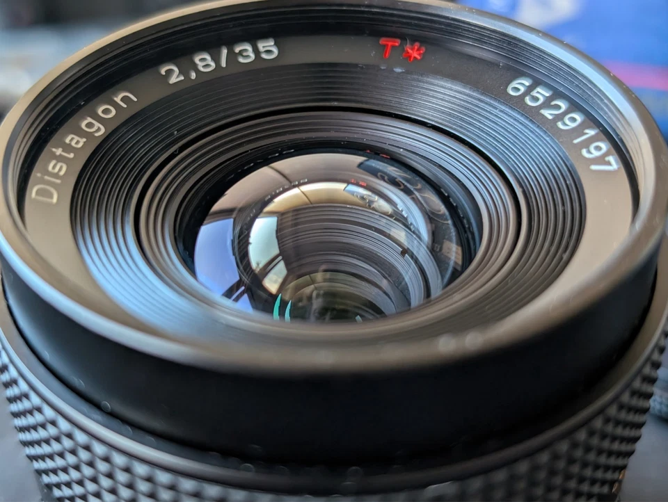 Zeiss 35mm f2.8 Distagon c/y mount (plus extras) - Image 4 of 4