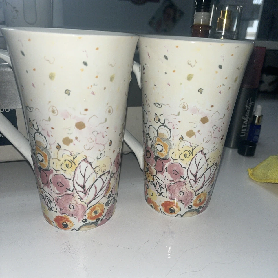 Taza de café de porcelana fina 222 Fifth Latte confeti pavo real PTS International Foto 2 de 4