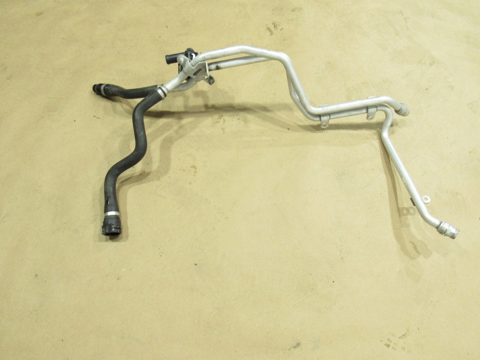 18-21 Aston Martin Vantage 2019 Front Coolant Pipe Line Hose Tube w/Pump :O