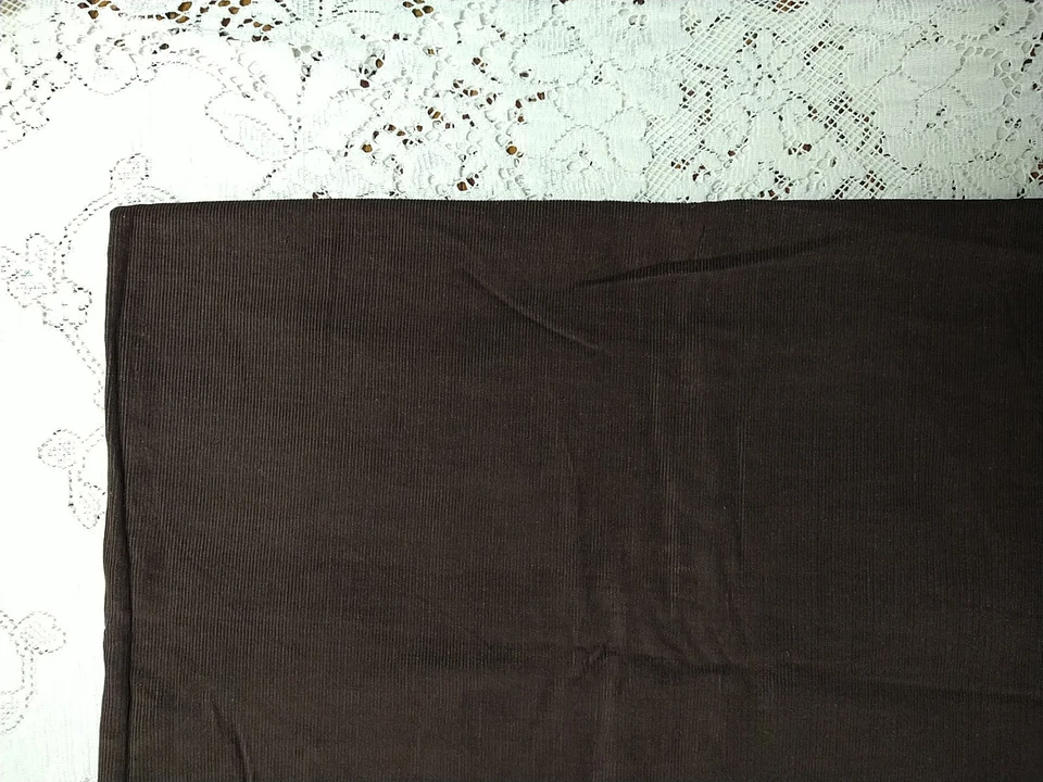 Tela de pana de algodón fino marrón oscuro de ballena 17" x 44" Foto 3 de 4