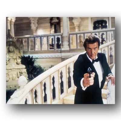 Roger Moore Photo 8x10 Octopussy James Bond Film Set 1983-1