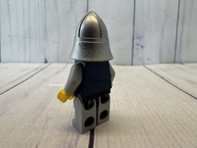 LEGO MINIFIGURE CASTLE FANTASY ERA USED CAS341!!
