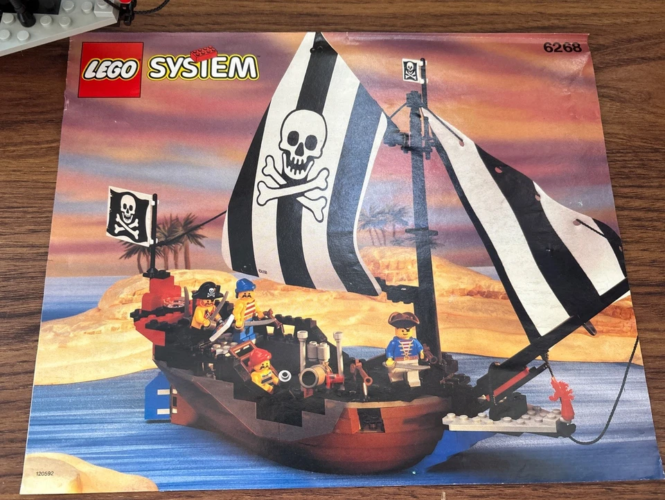 LEGO Renegade Runner 6268 Pirates Complete W/ All Original Promos - Image 3 of 4