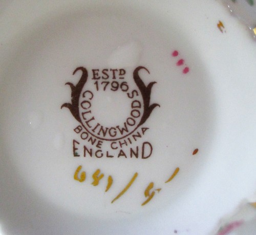 Taza de té y platillo Collingwoods Footed Bone China England - Imagen 14 de 15