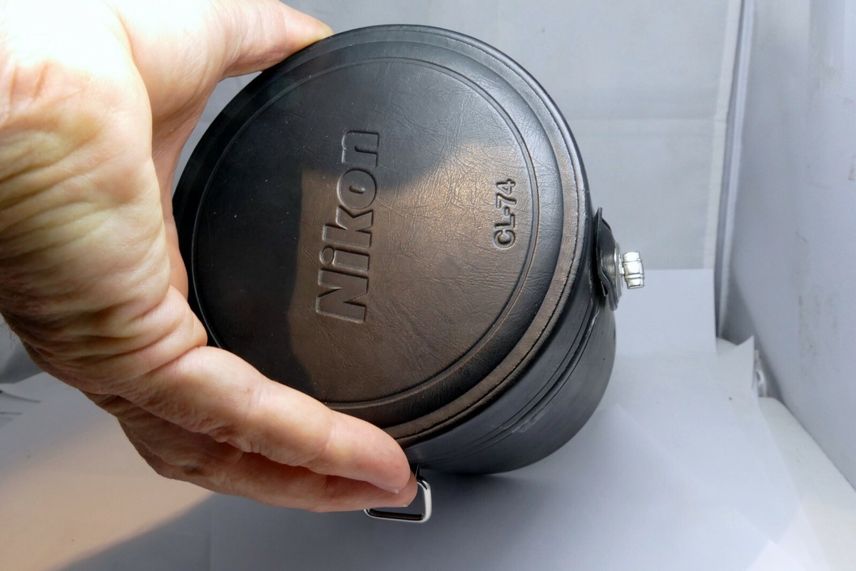 Étui Souple Nikon CL-C2 Pour Objectif NIKKOR Z 24-70mm F/2.8 - Protection Poussière, Chocs Légers, Transport Sécurisé
