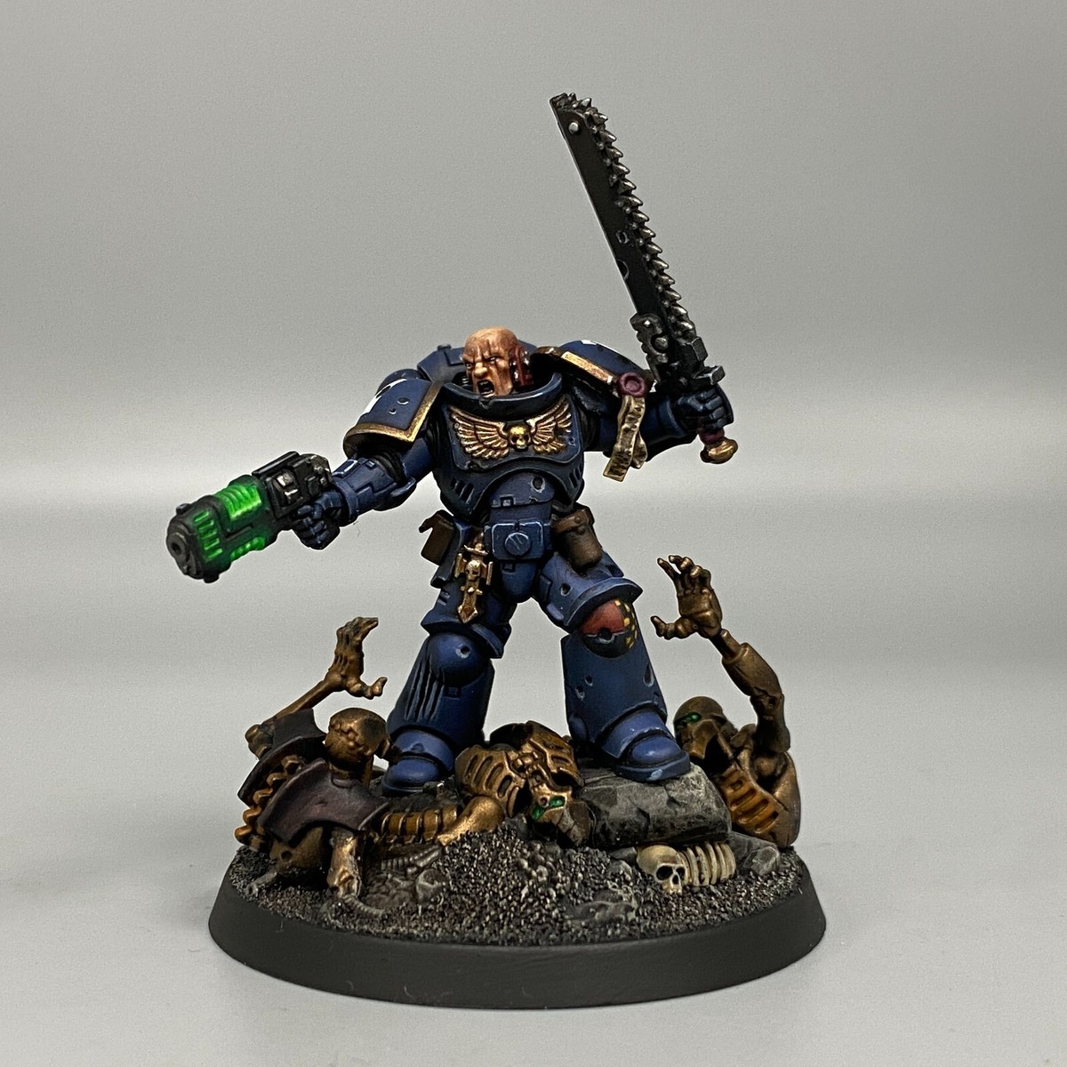 ウォーハンマー40k Space Marines Sergent Castus Amazon.com: Sergeant Castus Ultramarines Ultramarines Space