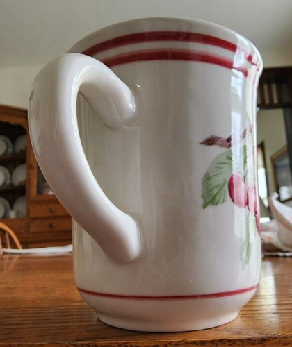 Delicious Mugs (pair) 12 oz. Apples Pfaltzgraff Stoneware White Red Green Pink ! - Picture 5 of 13