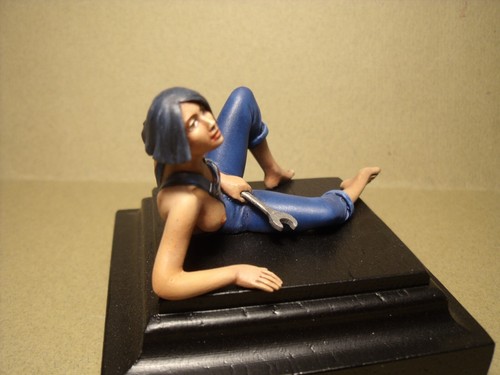 FIGURINE 1/18 GIRL TATIANA VROOM PEINT FOR AUTOART MINICHAMPS SCHUCO