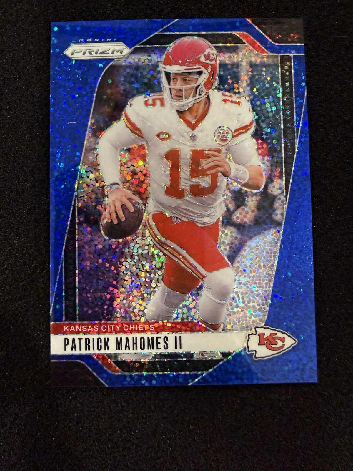 2024 Panini Prizm - Patrick Mahomes II #138 Blue Sparkle Prizm /96