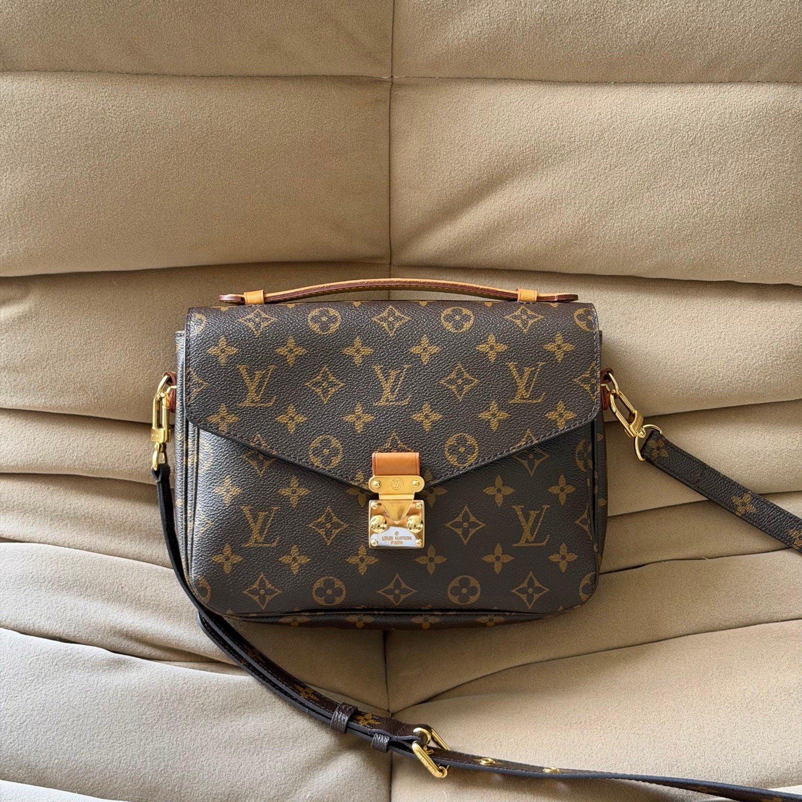 Louis Vuitton Pochette Metis Bag in Brown Monogram Canvas