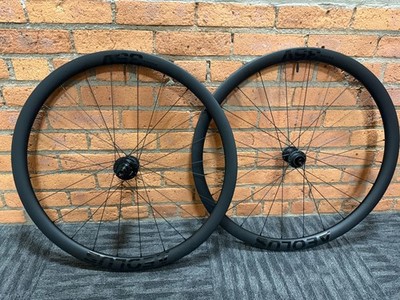 BONTRAGER AEOLUS ELITE 35 DISC チューブレス Elite 35 Bontrager