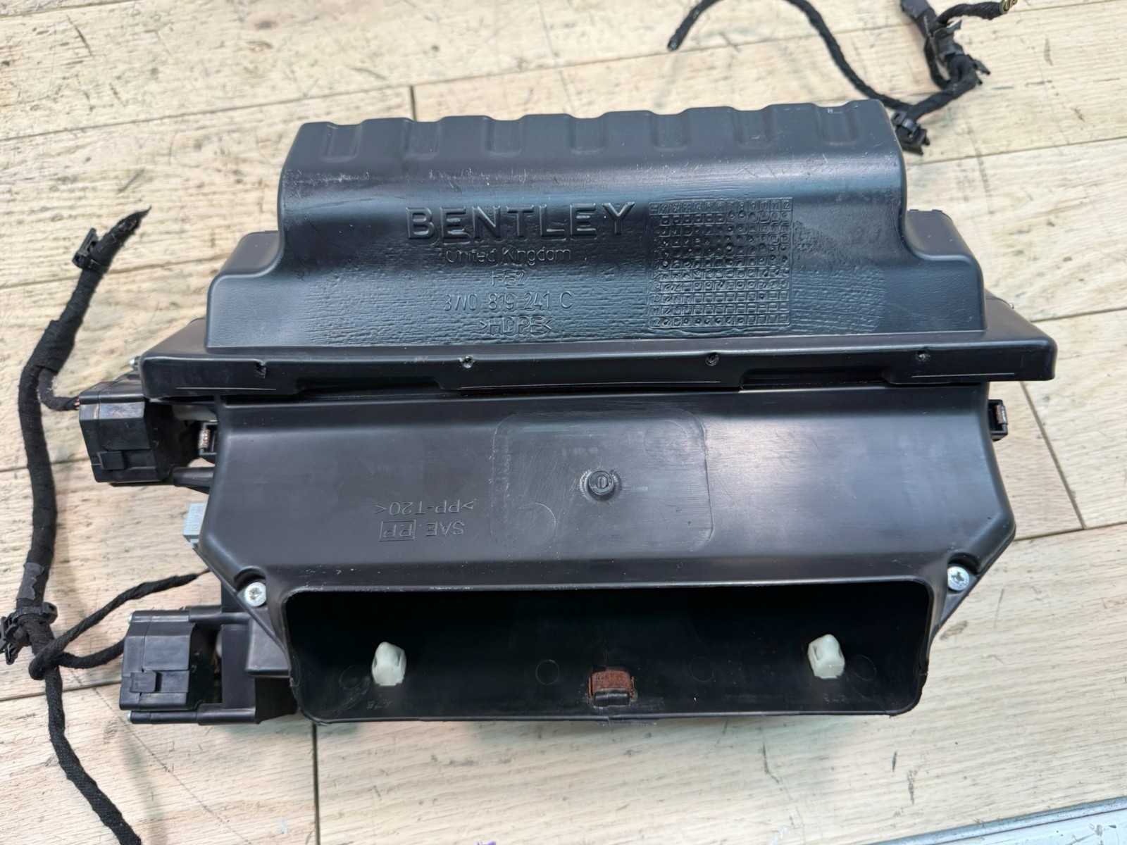 2013 Bentley Continental GT OEM Air Distribution Housing 3W1819509