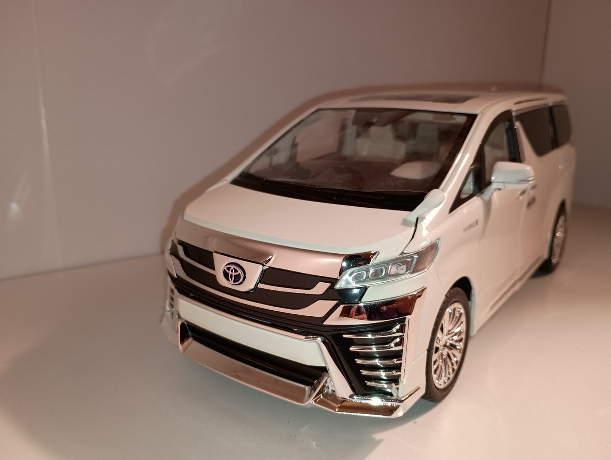 1:18 Scale Toyota Vellfire White | eBay