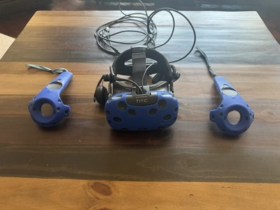 HTC Vive VR Headset with Controllers and Deluxe Audio Headstrap
