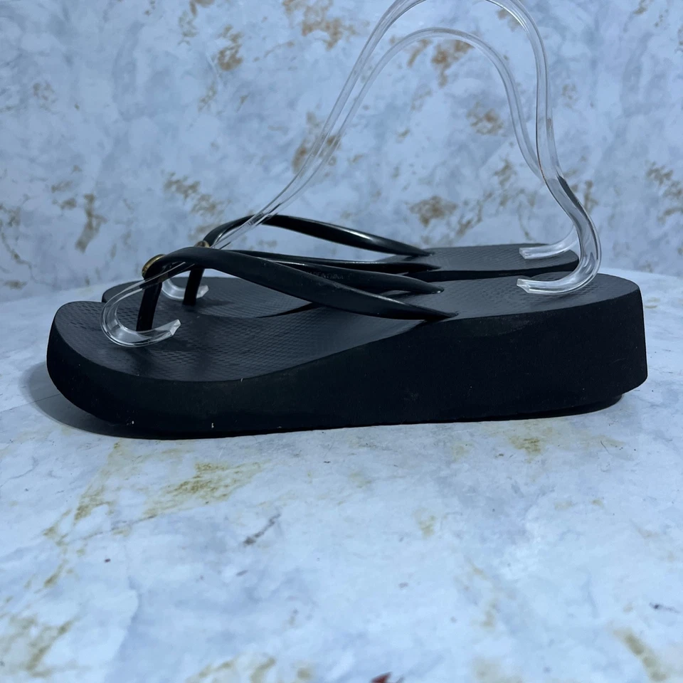 Tory Burch Mujer Talla 7.5 Zapatos Negro Dorado Tanga Chanclas Moda Cuña Sandalia Foto 4 de 4