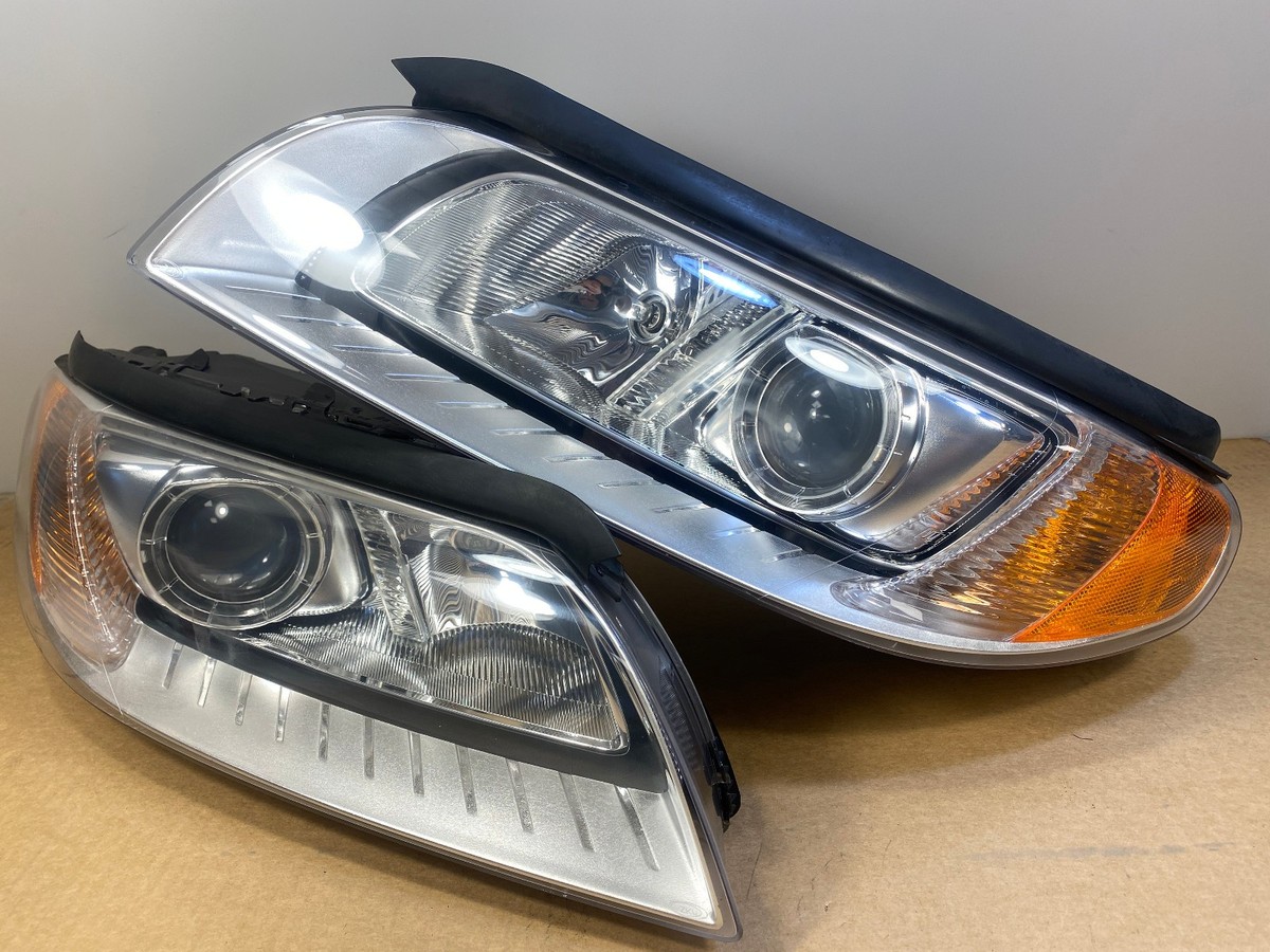 VOLVO　V70　右ヘッドライト VOLVO S80 V70 XC70 GENUINE ZKW Xenon Dynamic Headlight Lamp SET LH