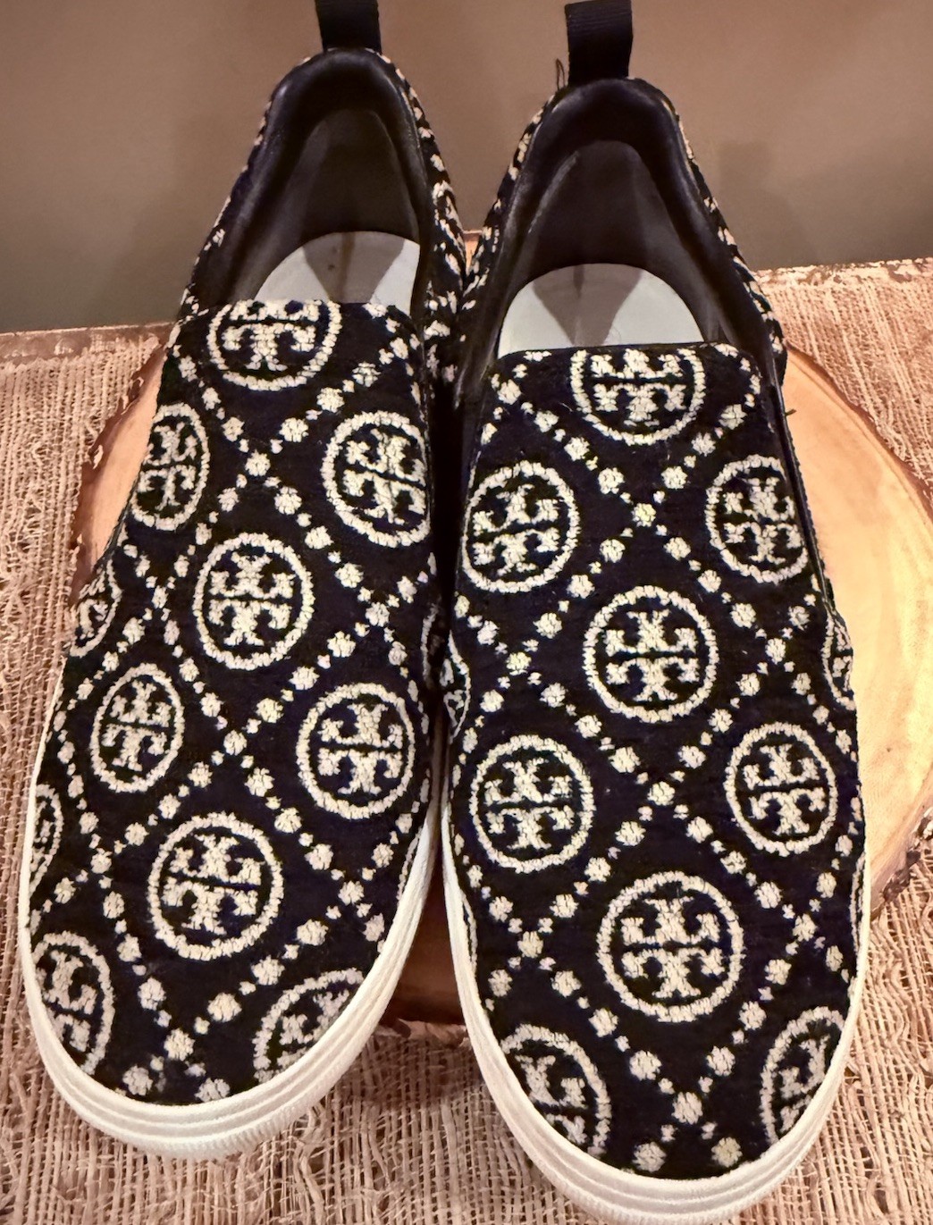 Tory Burch "T" Monogram Ladybug Slip-on Fabric logo sneakers Sz-8.5 268$ thumbnail 4