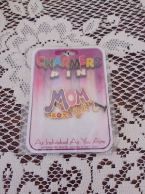 VTG DM Productions Charmers MOM #1 Heart Trophy Xoxo Dangle Charms Pin 1.75''