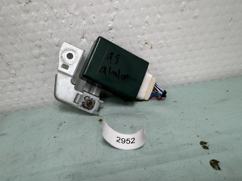 1998-1999 Toyota Avalon Sunroof Relay sliding sunroof module 85921-12061 OEM - Image 3 of 3