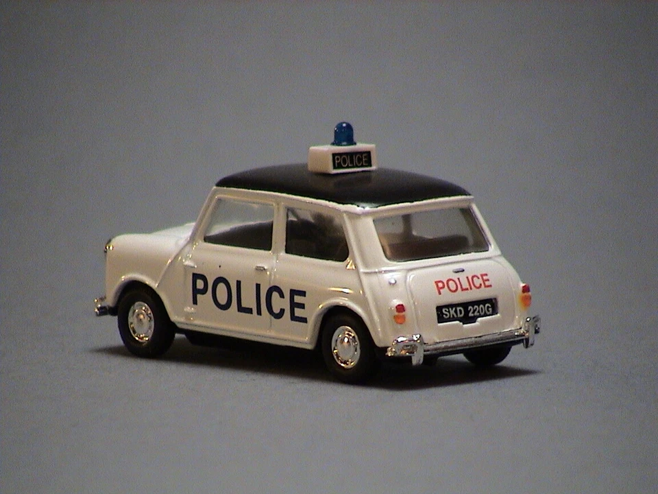 Corgi Classic 1:43 POLICE - MINI COOPER - LIVERPOOL - 98141 - Immagine 3 di 3