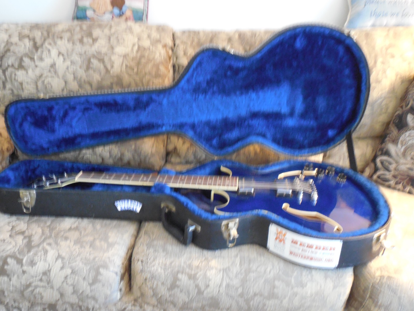 Ibanez - Artcore Electric Guitar w/ Case Double Cutaway in Excellent Condition