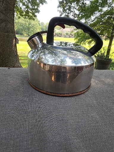 VTG West Bend Singing Tea Kettle Stainless Steel w/ Copper Bottom 2.5 Qt USA