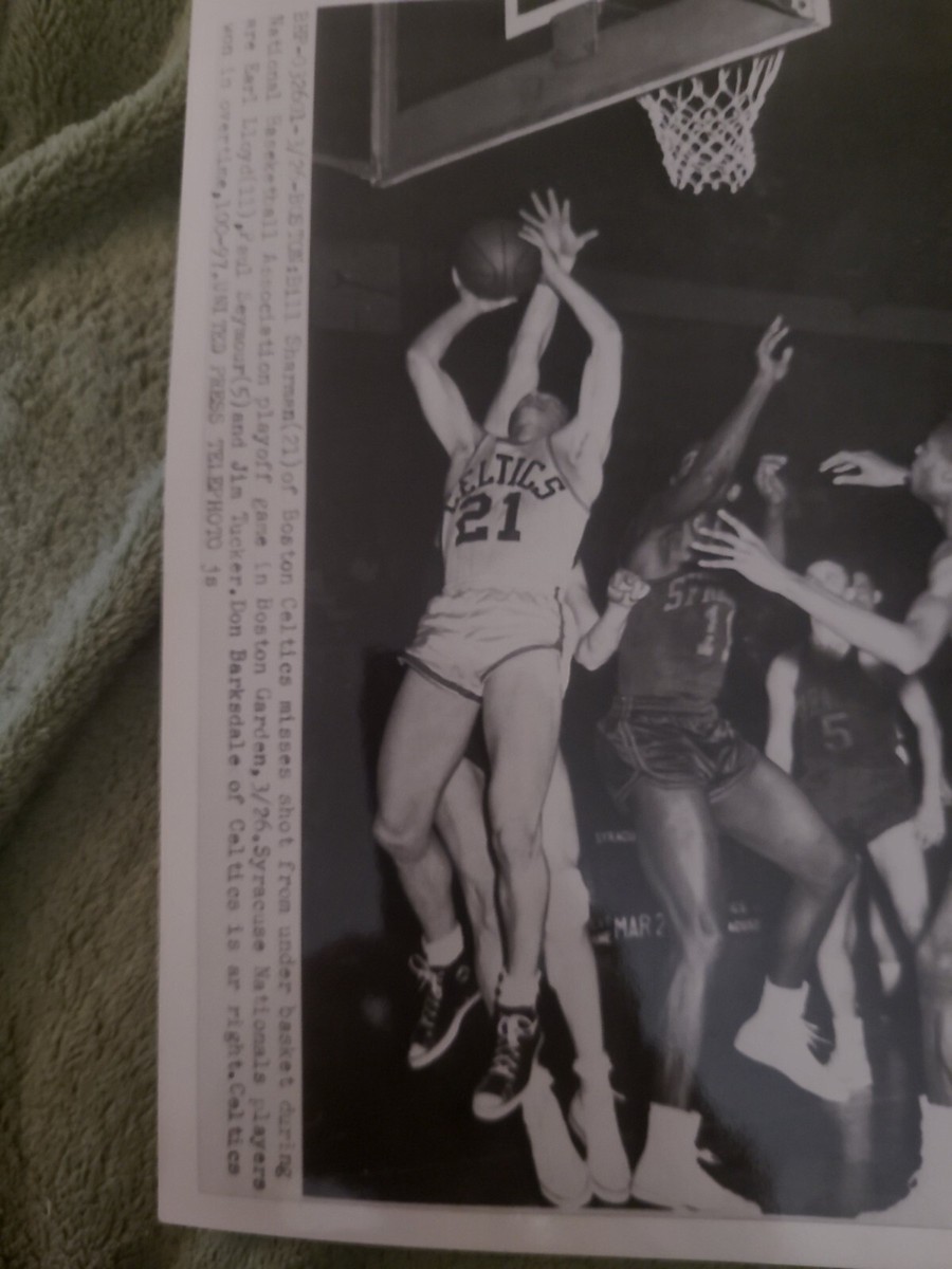 1961 BILL SHARMAN NBA BASKETBALL PHOTO BOSTON CELTICS GARDEN