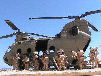 PLAYMOBIL CUSTOM CH CHINOOK +2 DRIVERS + SEAL TEAM (SYRIA-2019) REF-007