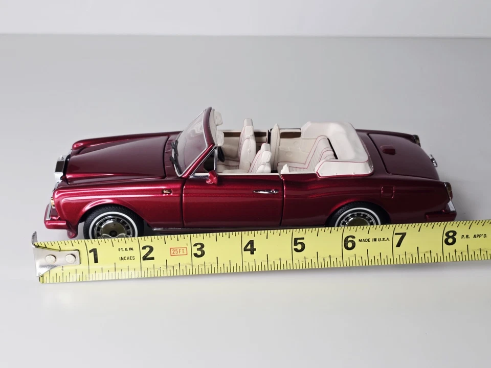 Franklin Mint - 1992 Rolls Royce Corniche Convertible Red - 1:24 Diecast- No Box - Image 2 of 4