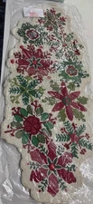 PIER ONE HOLLY JOLLY SNOWFLAKES HAND BEADED TABLE RUNNER NEW IN PKG STUNNING