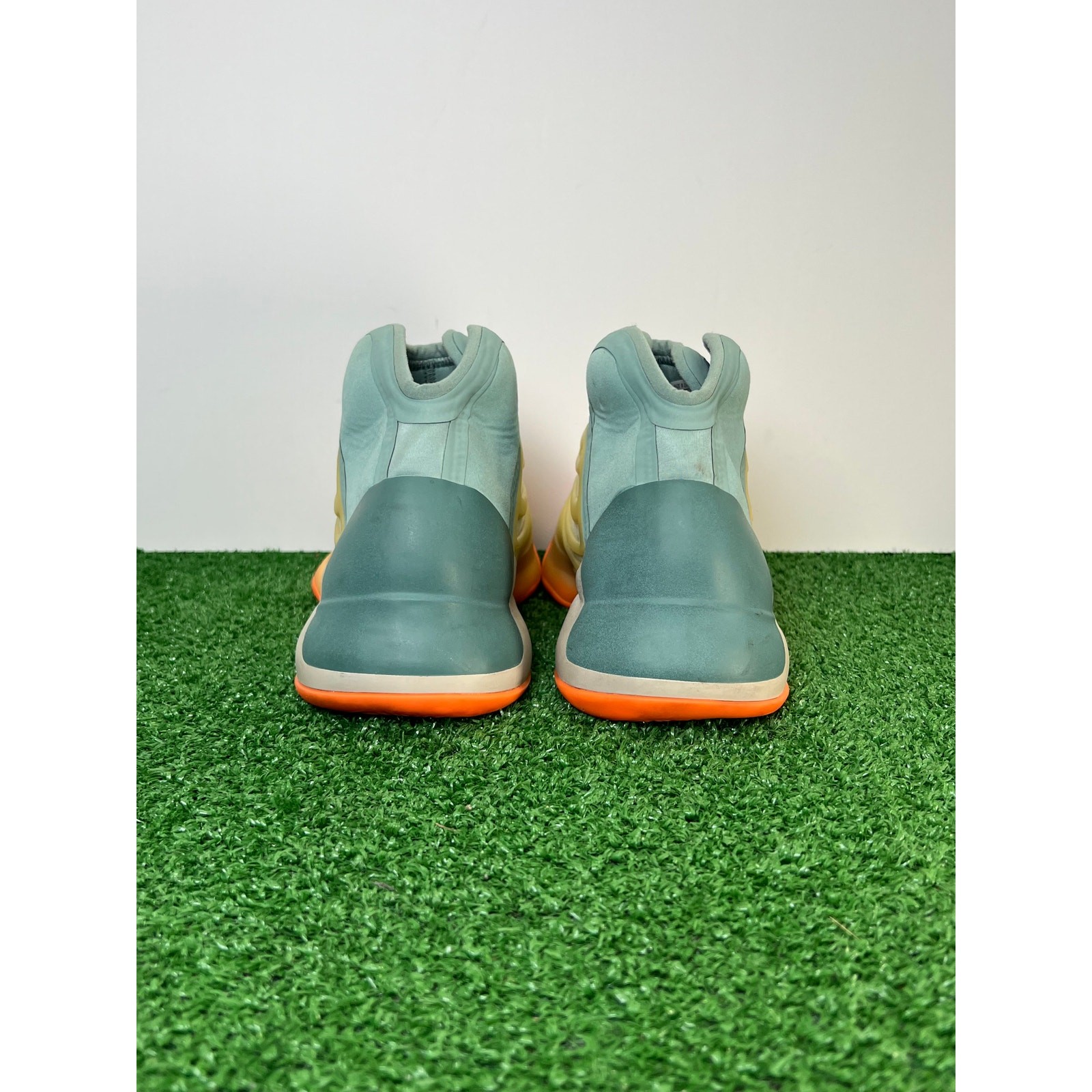 Adidas Yeezy QNTM Hi-Res Coral HP6595 SZ 8 thumbnail 6