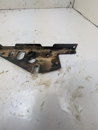 John Deere 420 Garden Tractor Onan P220G Air Filter Mounting Bracket - Picture 3 of 8