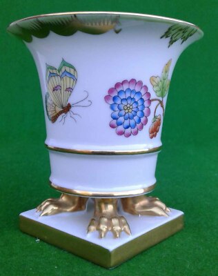 HEREND KRALLENFUSS SCHMETTERLINGE URNE.
