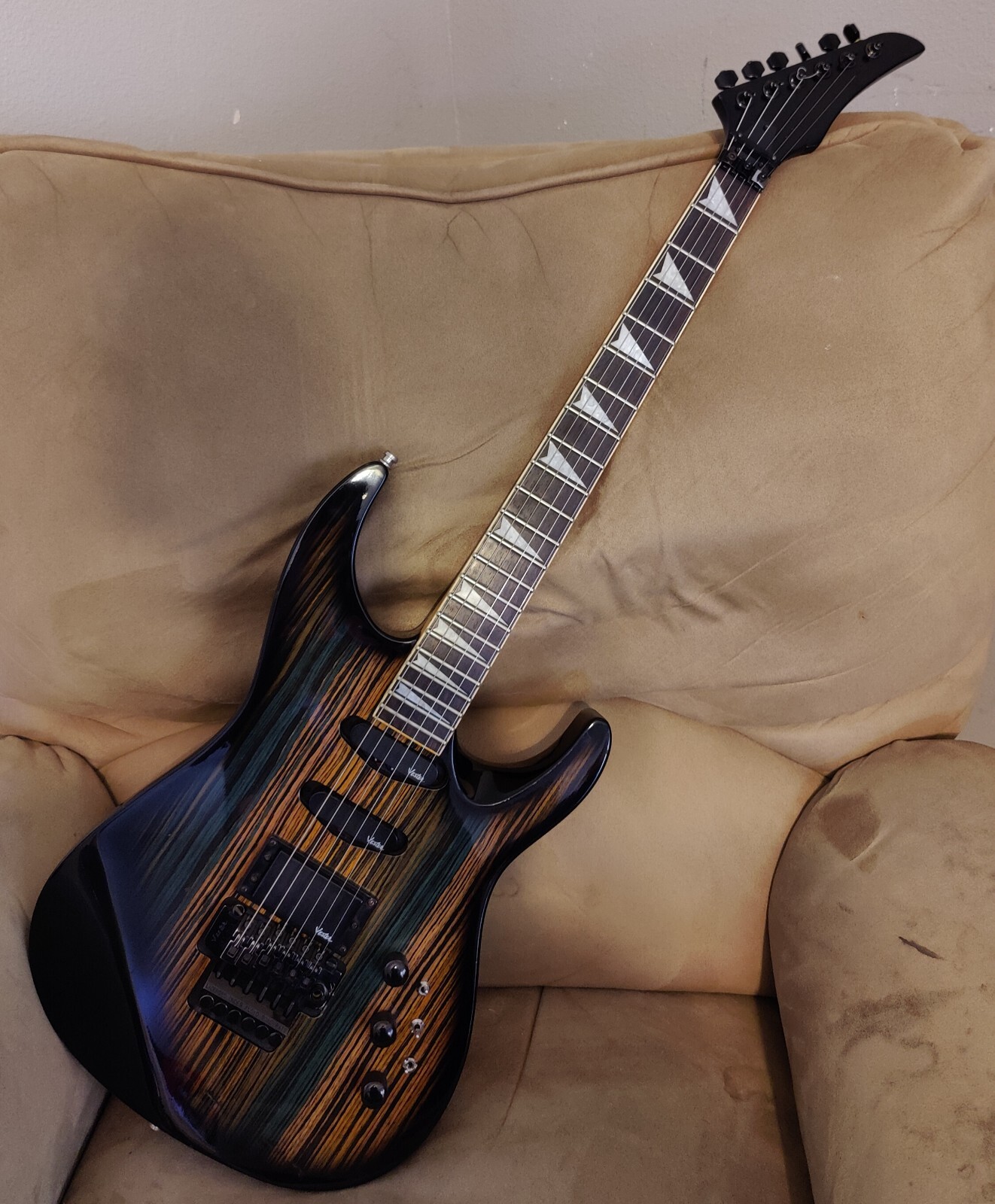 Hard to find Vintage 80s Vester Maniac electric guitar.Floyd Rose.Made