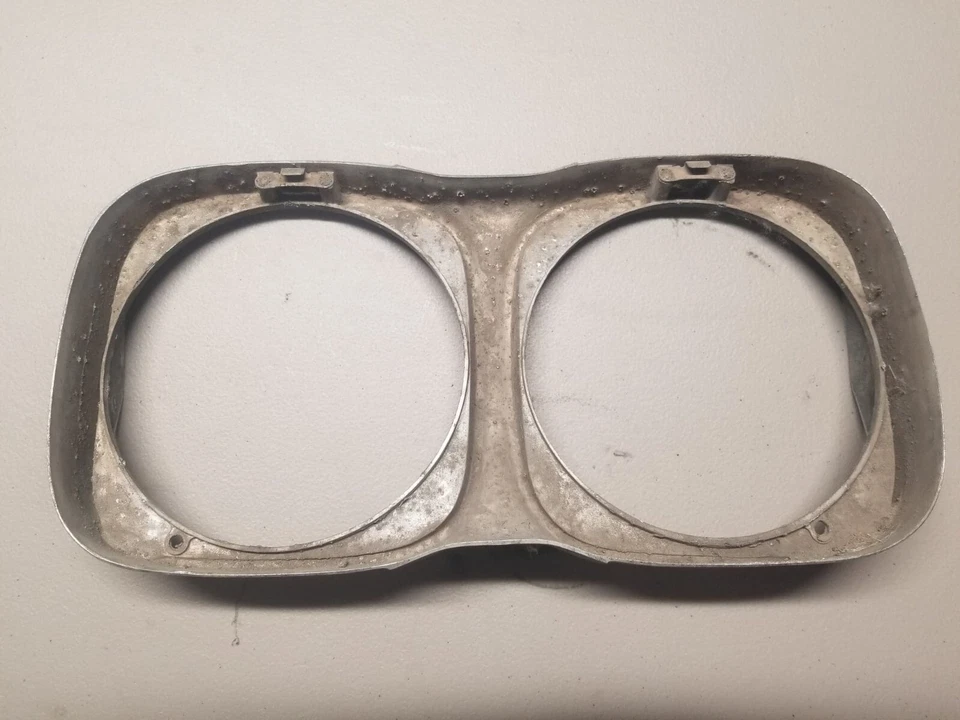 Oldsmobile 1966 bisel de faros Delta Dynamic 88 Foto 4 de 4