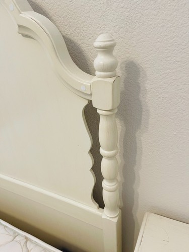 Pottery Barn Kids Twin Size Solid Wood Antique White Bed Local Pickup - Picture 6 of 9