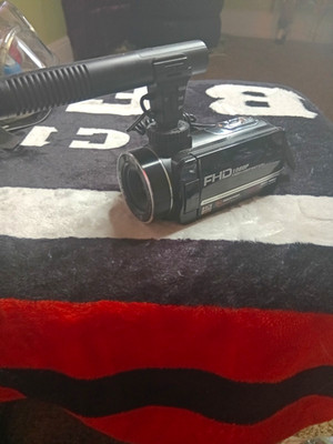 DVC FHD 1080P Handheld Camcorder 16x Zoom 3.0in Flip LCD Mic SD USB