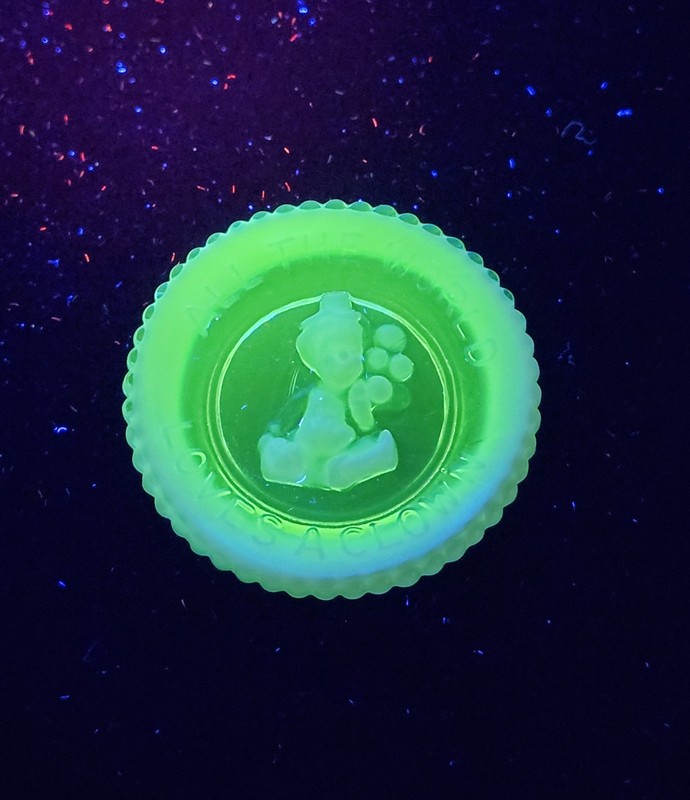 Vtg Mosser Uranium Vaseline Peewee Glass Clown Plate All The World Love Clown UV