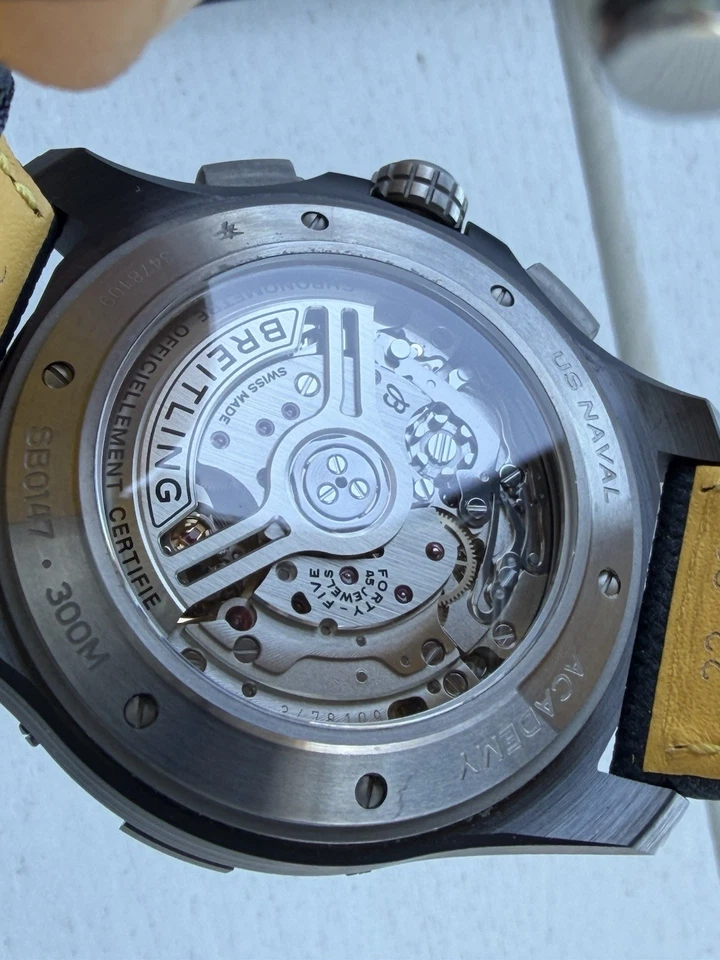 Breitling Avenger B01 Cronógrafo Misión Nocturna Academia Naval de Estados Unidos SB01474A1C1X1 Foto 3 de 4