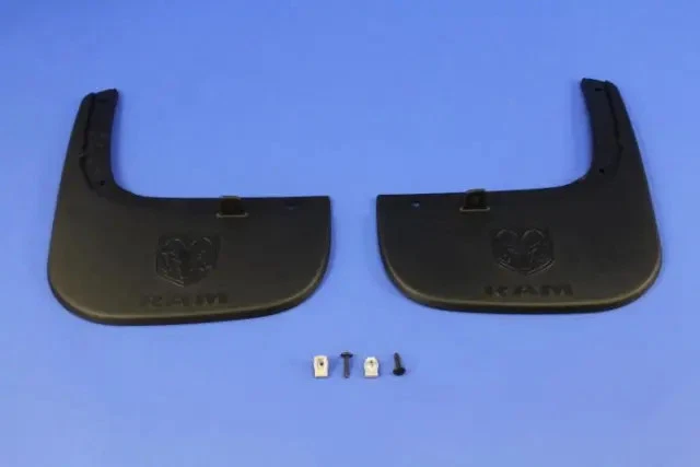 82214343AB 2015-2020 RAM ProMaster City protectores contra salpicaduras traseros Mopar genuinos OEM Foto 4 de 4